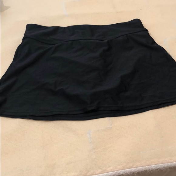 NWOT Black Swim Skirt, size small - Picture 3 of 9